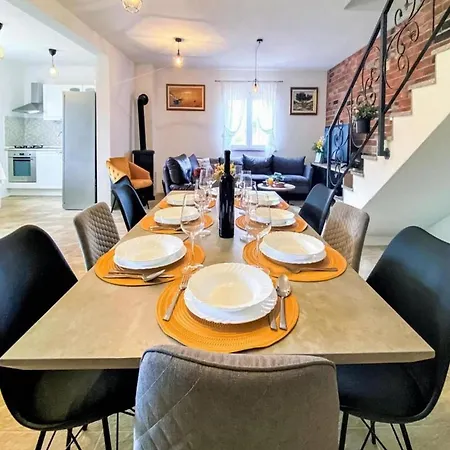 Villa Tranquil Getaway With Pool *