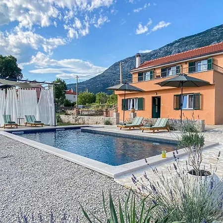 Tranquil Getaway With Pool * Kozica