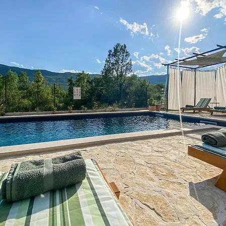 Tranquil Getaway With Pool Villa